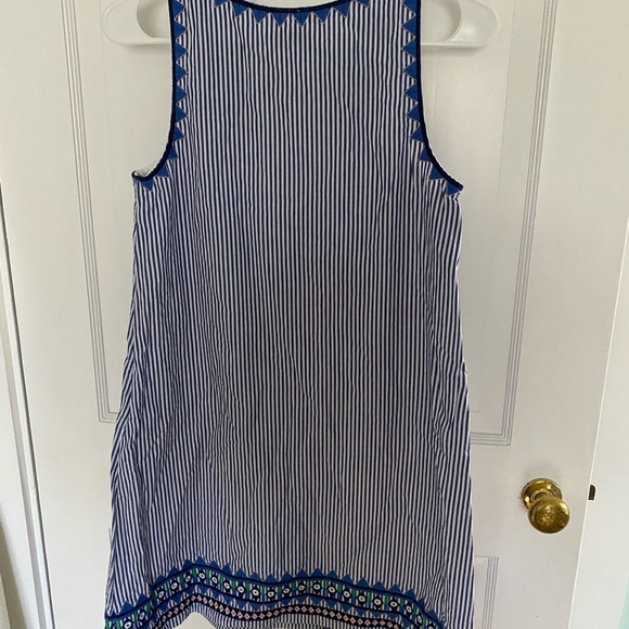 Vineyard Vines Geo Prep Embroidered Swing Dress - Picture 2 of 3